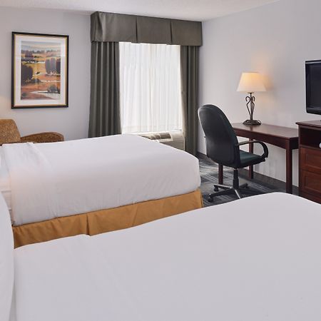 Holiday Inn Express La Junta By Ihg Exterior photo
