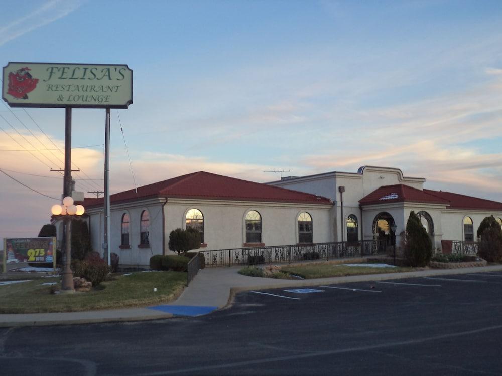 Holiday Inn Express La Junta By Ihg Exterior photo