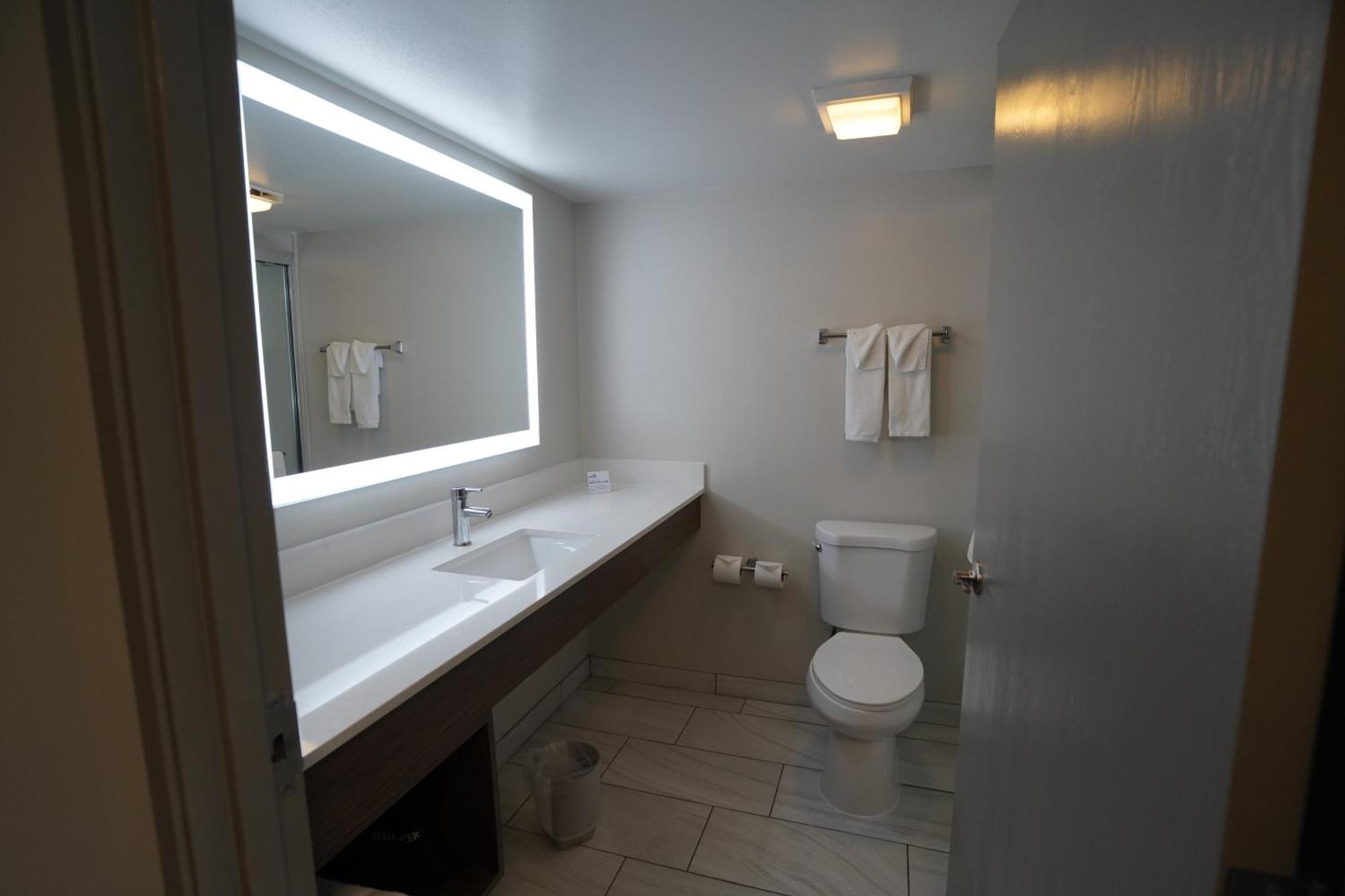 Holiday Inn Express La Junta By Ihg Room photo