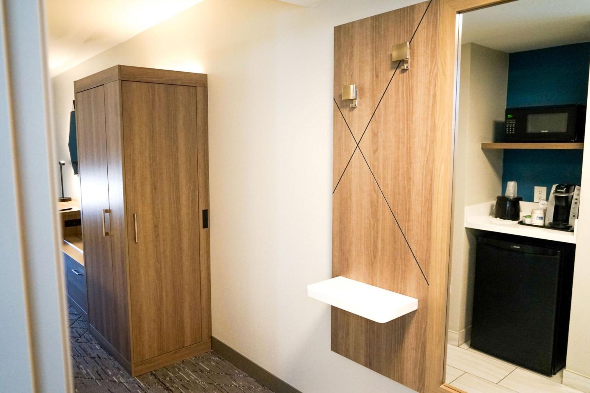 Holiday Inn Express La Junta By Ihg Exterior photo