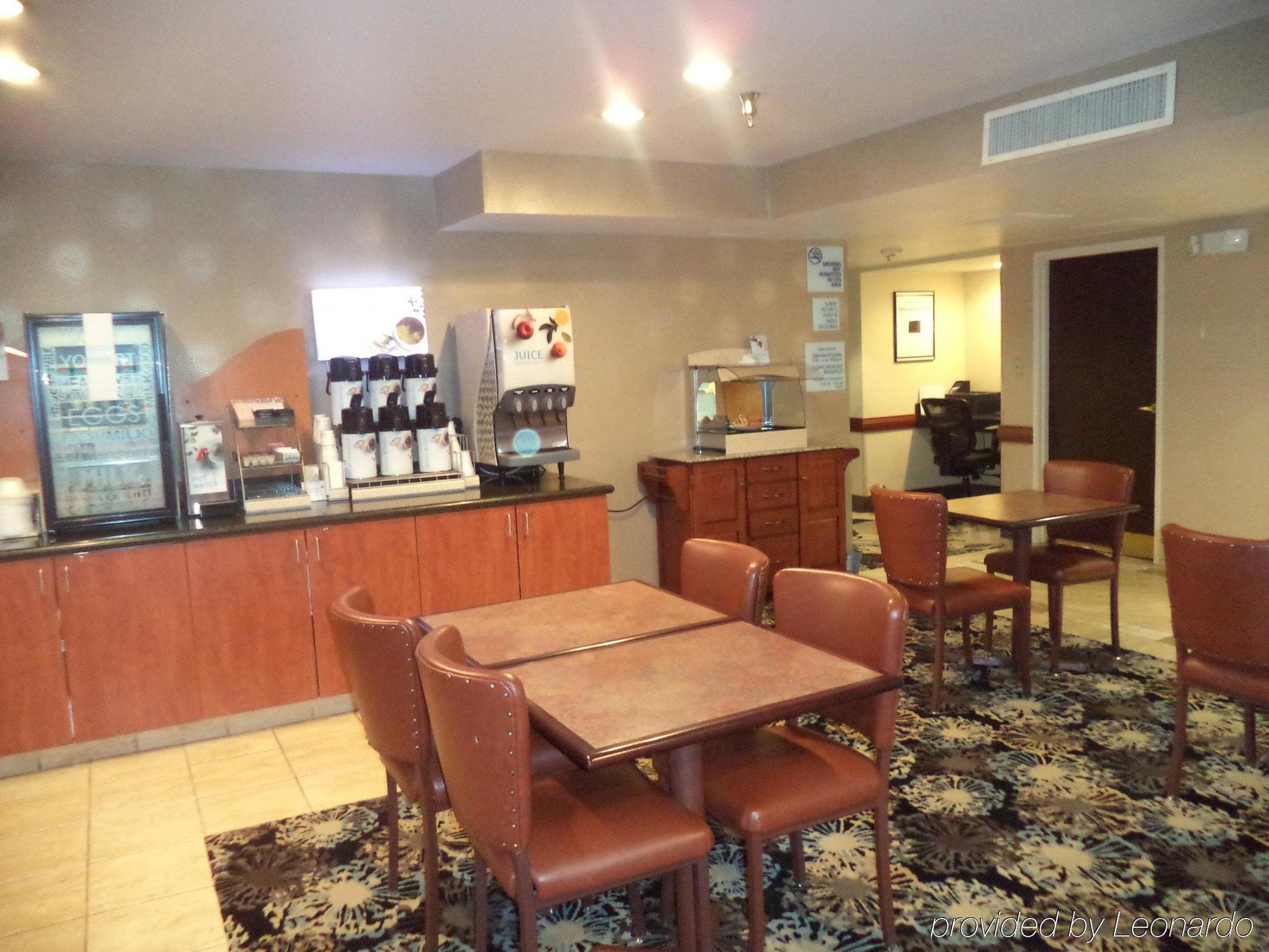 Holiday Inn Express La Junta By Ihg Exterior photo
