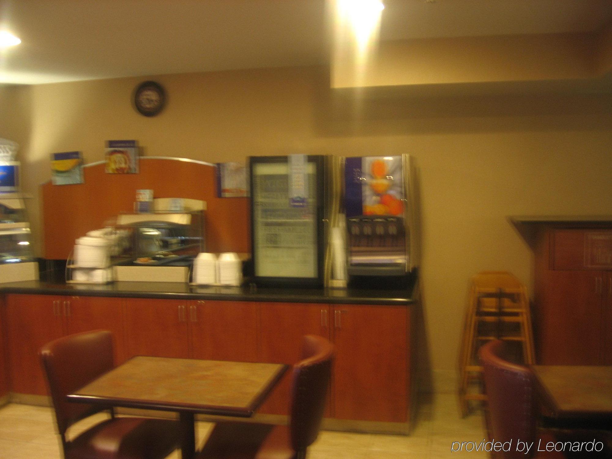 Holiday Inn Express La Junta By Ihg Restaurant photo