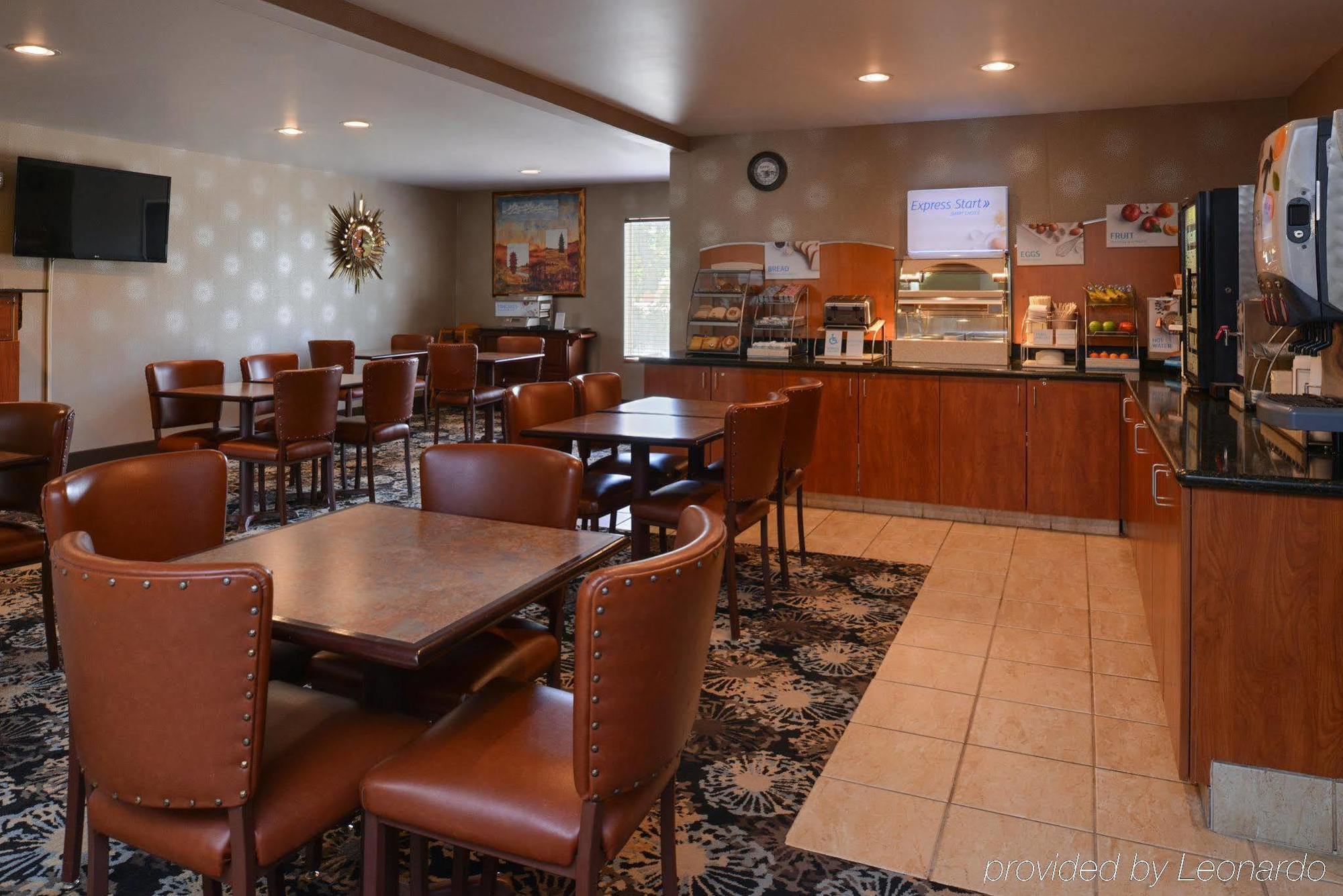 Holiday Inn Express La Junta By Ihg Exterior photo