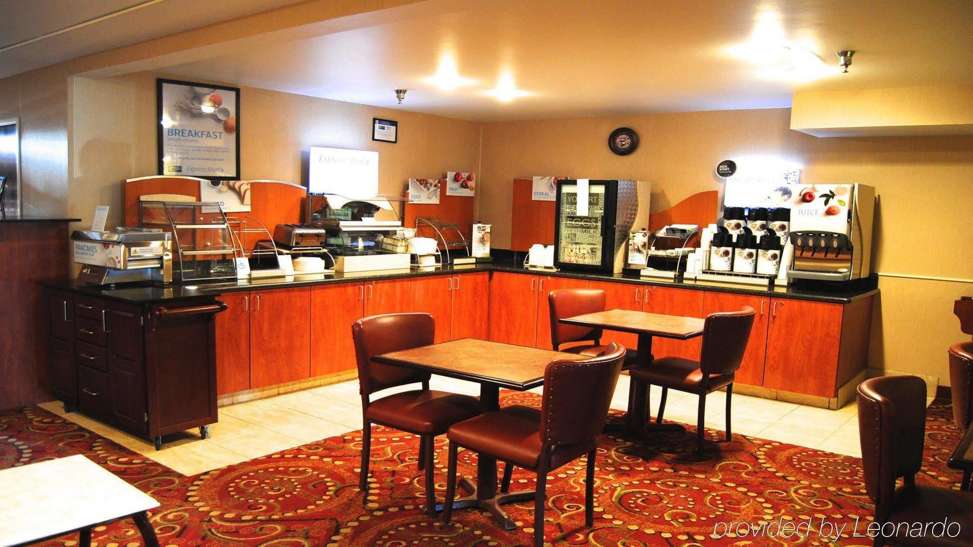 Holiday Inn Express La Junta By Ihg Exterior photo