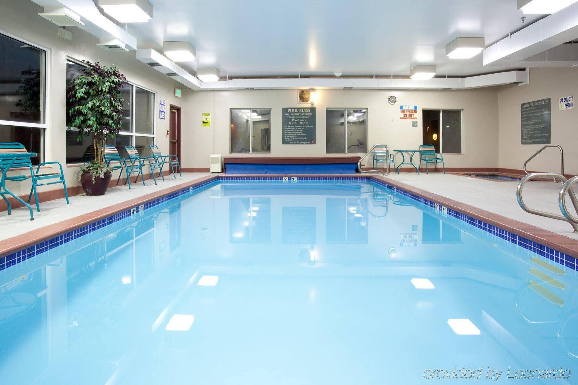 Holiday Inn Express La Junta By Ihg Exterior photo
